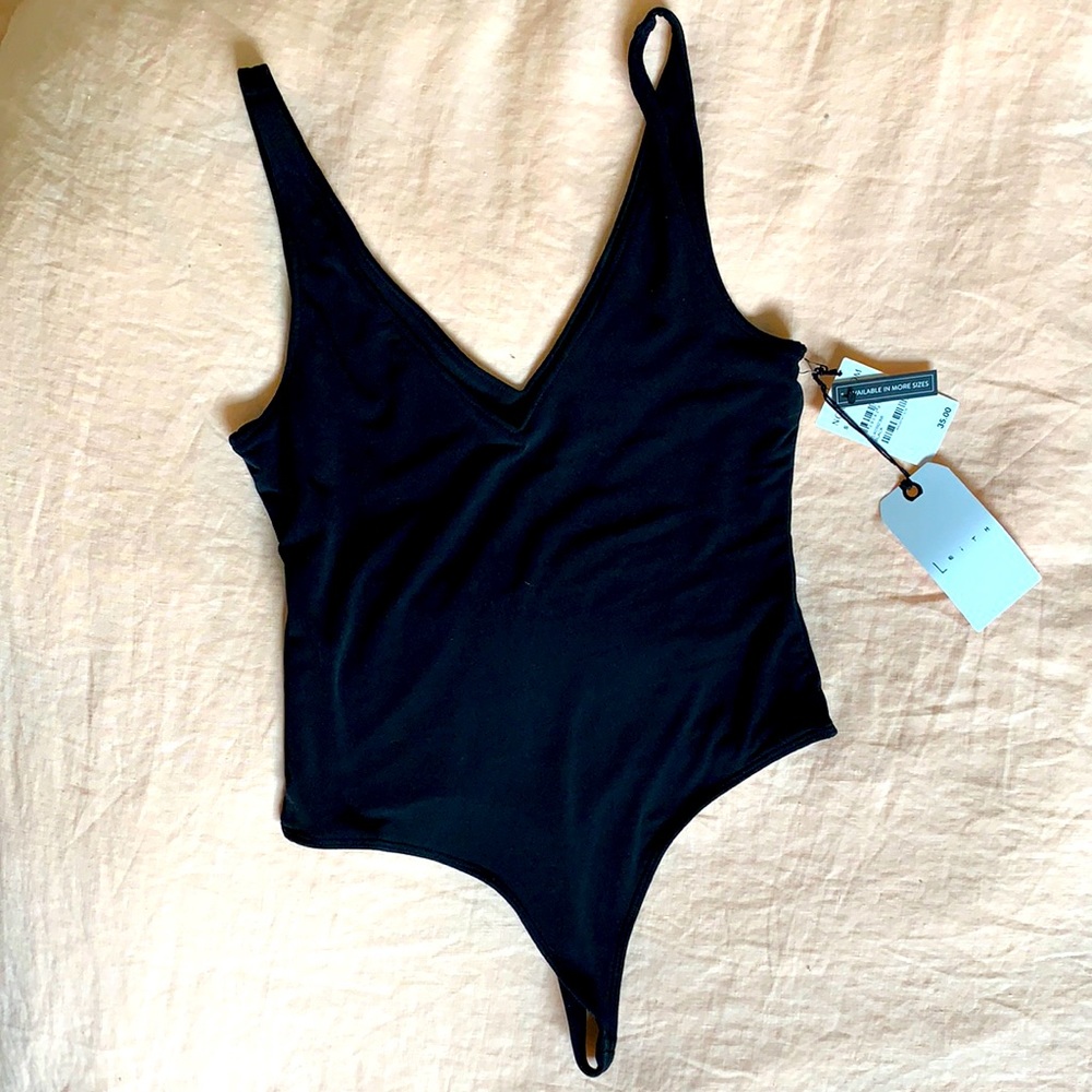 Leith tank v neck bodysuit NEW size S